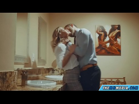❤️ Wanneer een rondborstige blondine je verleidt in een openbaar toilet ❌ Porn video at nl.hentaiteca.ru